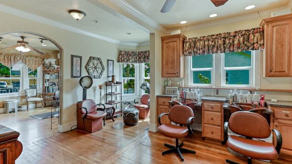 Standalone Commercial Cottage: 2437 Old Eureka Way, Redding, CA 96001